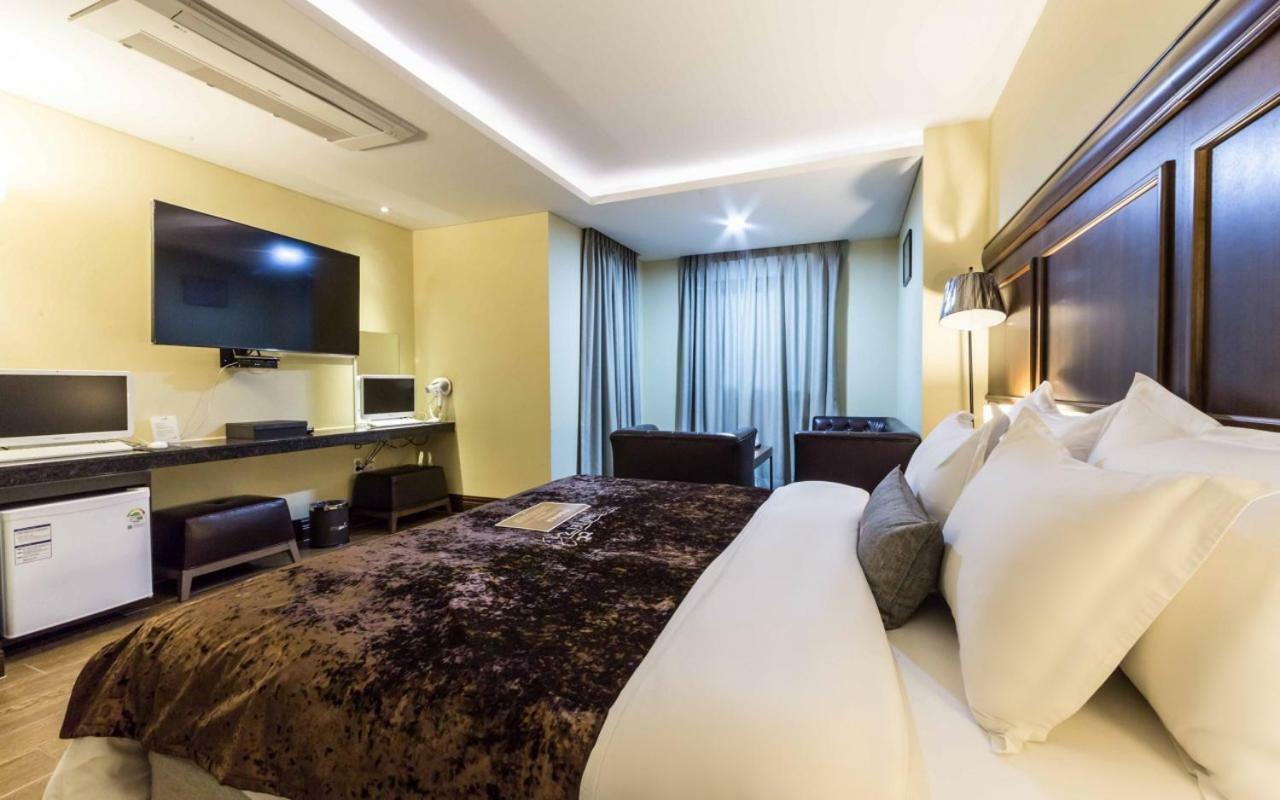 Design Hotel Ddeul& 乌山市 外观 照片