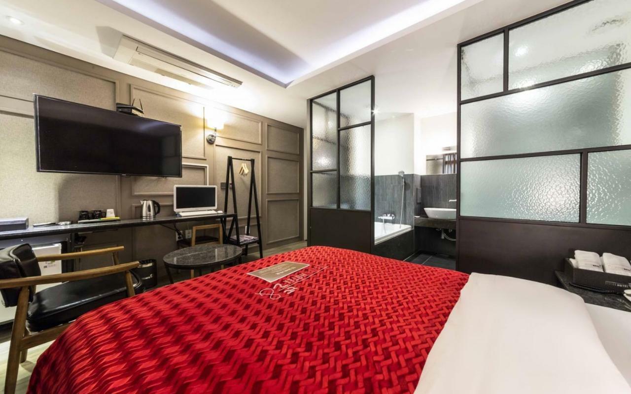 Design Hotel Ddeul& 乌山市 外观 照片