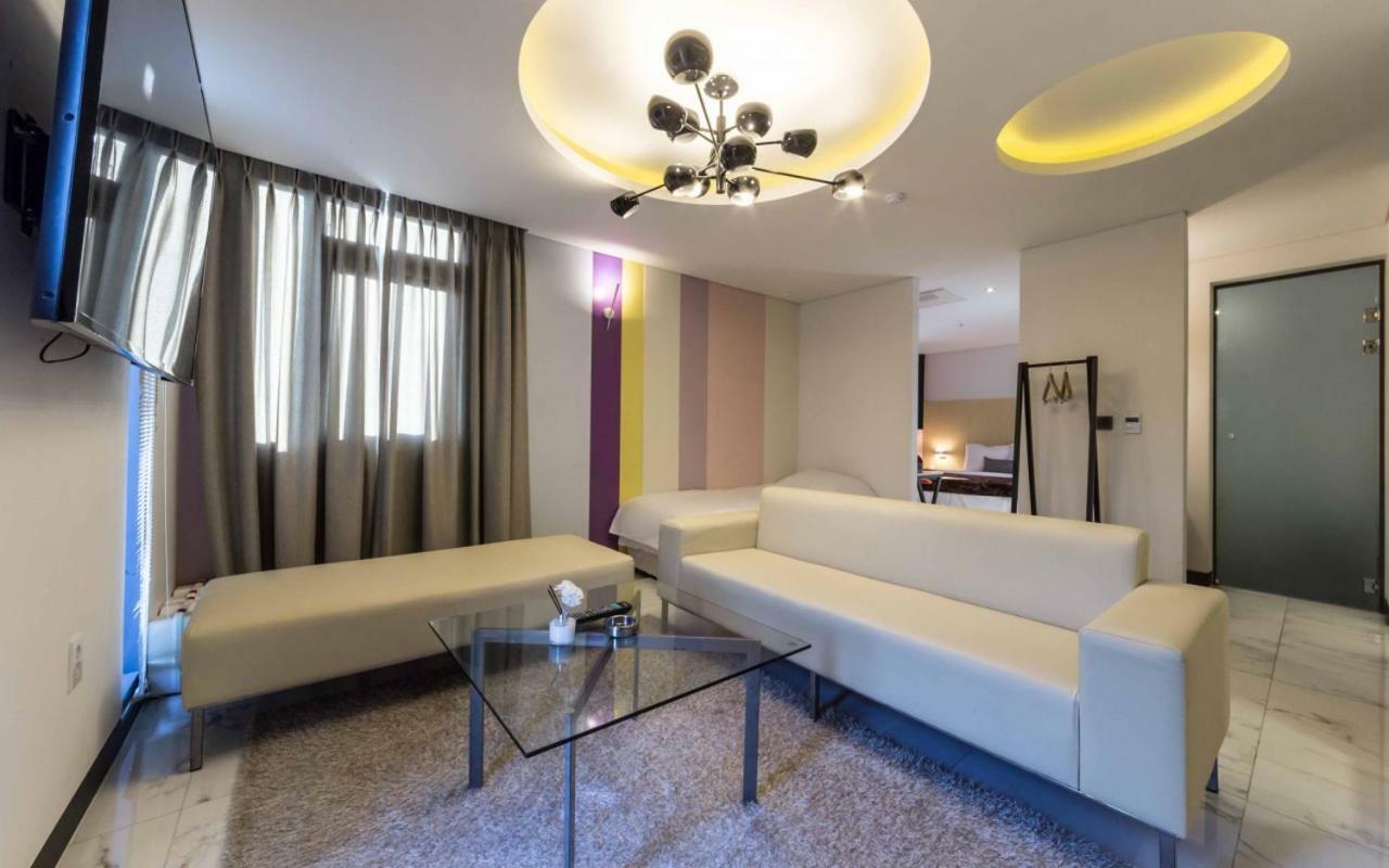 Design Hotel Ddeul& 乌山市 外观 照片