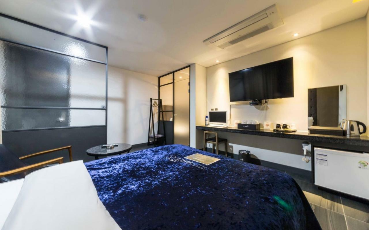 Design Hotel Ddeul& 乌山市 外观 照片