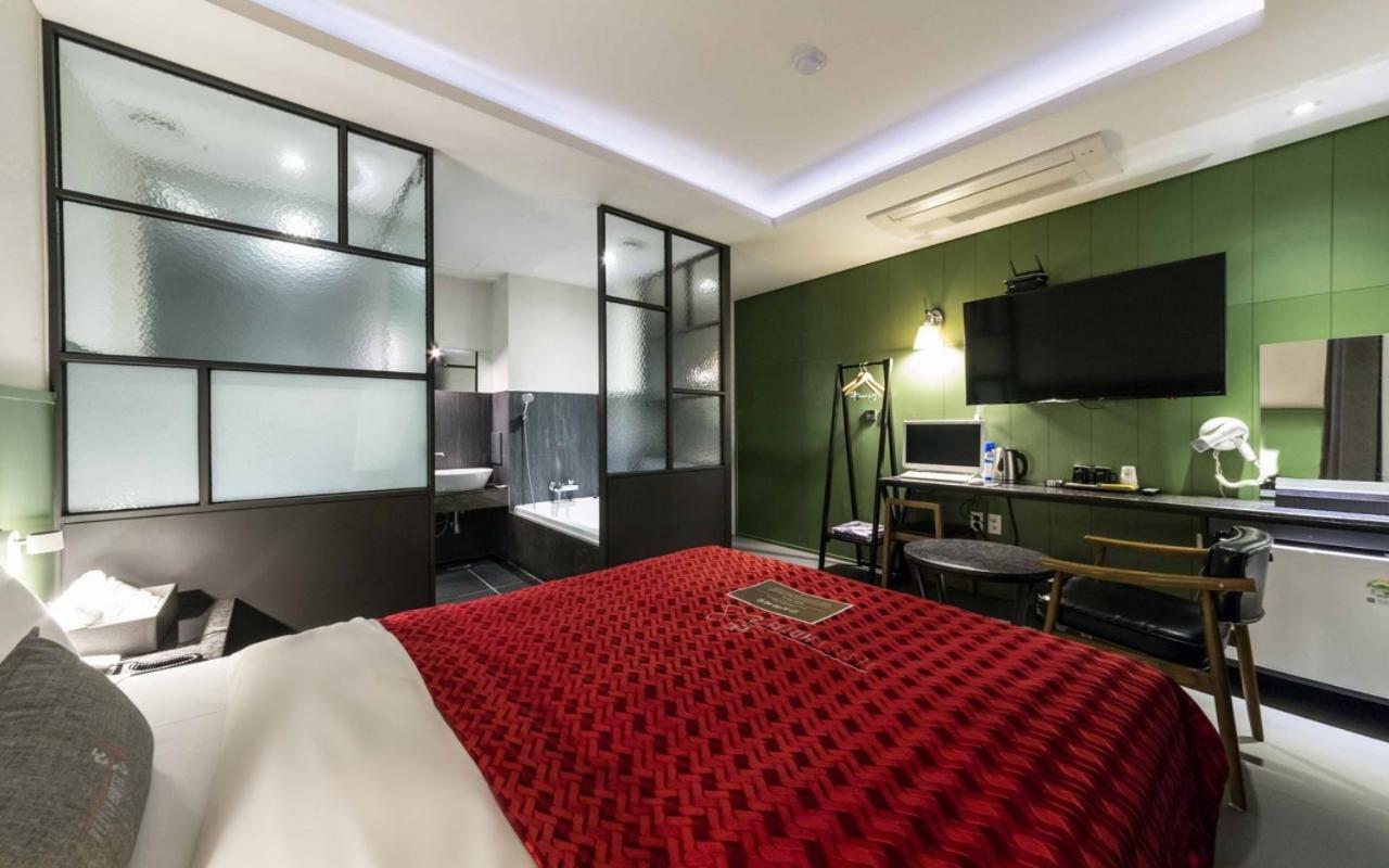 Design Hotel Ddeul& 乌山市 外观 照片